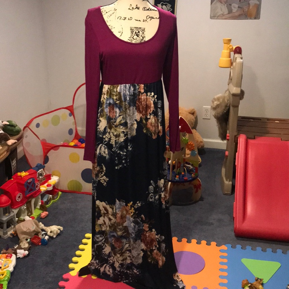 Pink Blush XL maternity dress New burgundy/blue